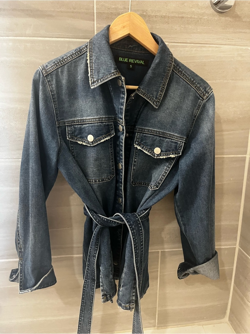 Women's Dark Wash Denim Jacket with Tie Belt - Blue
